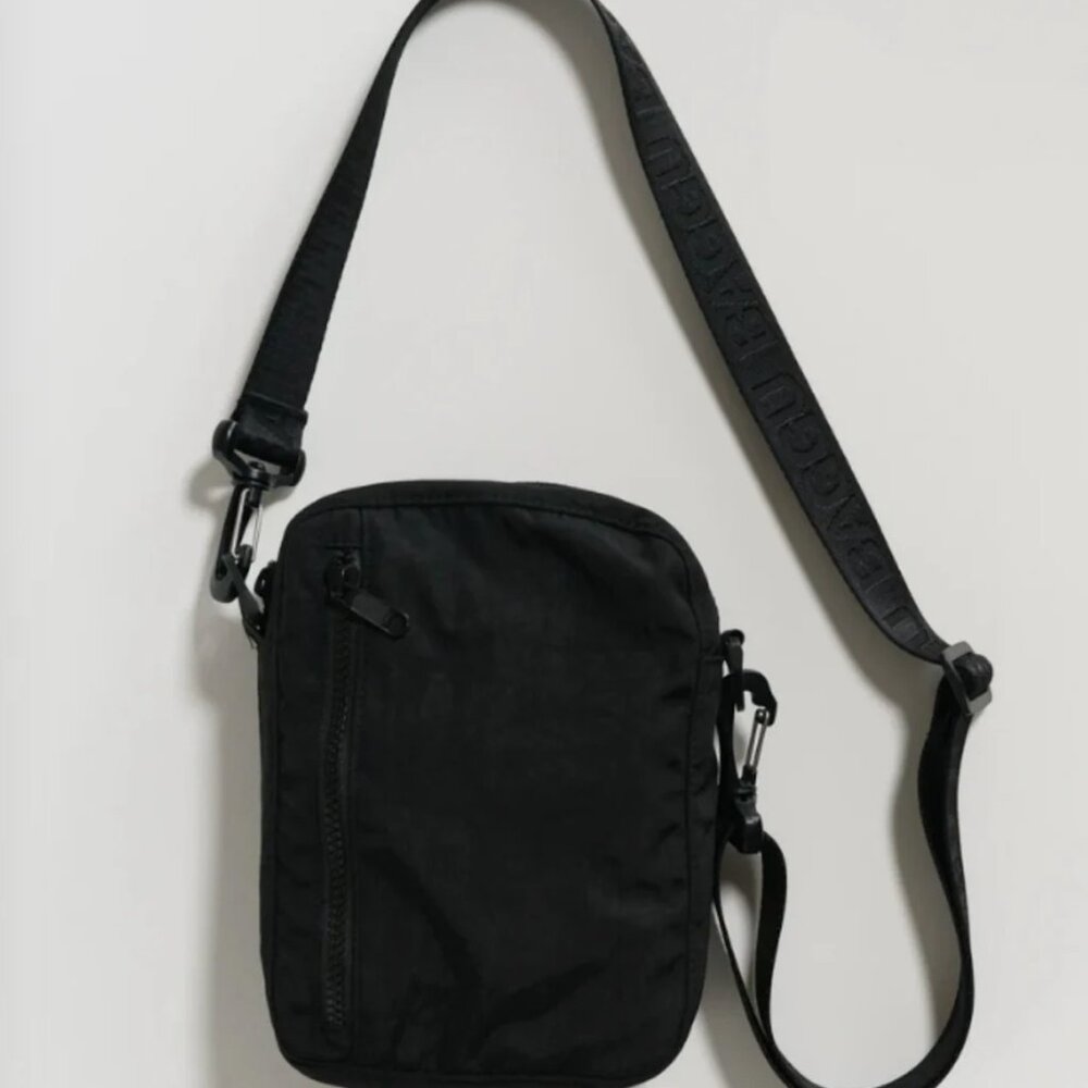 BAGGU Black Sport Crossbody